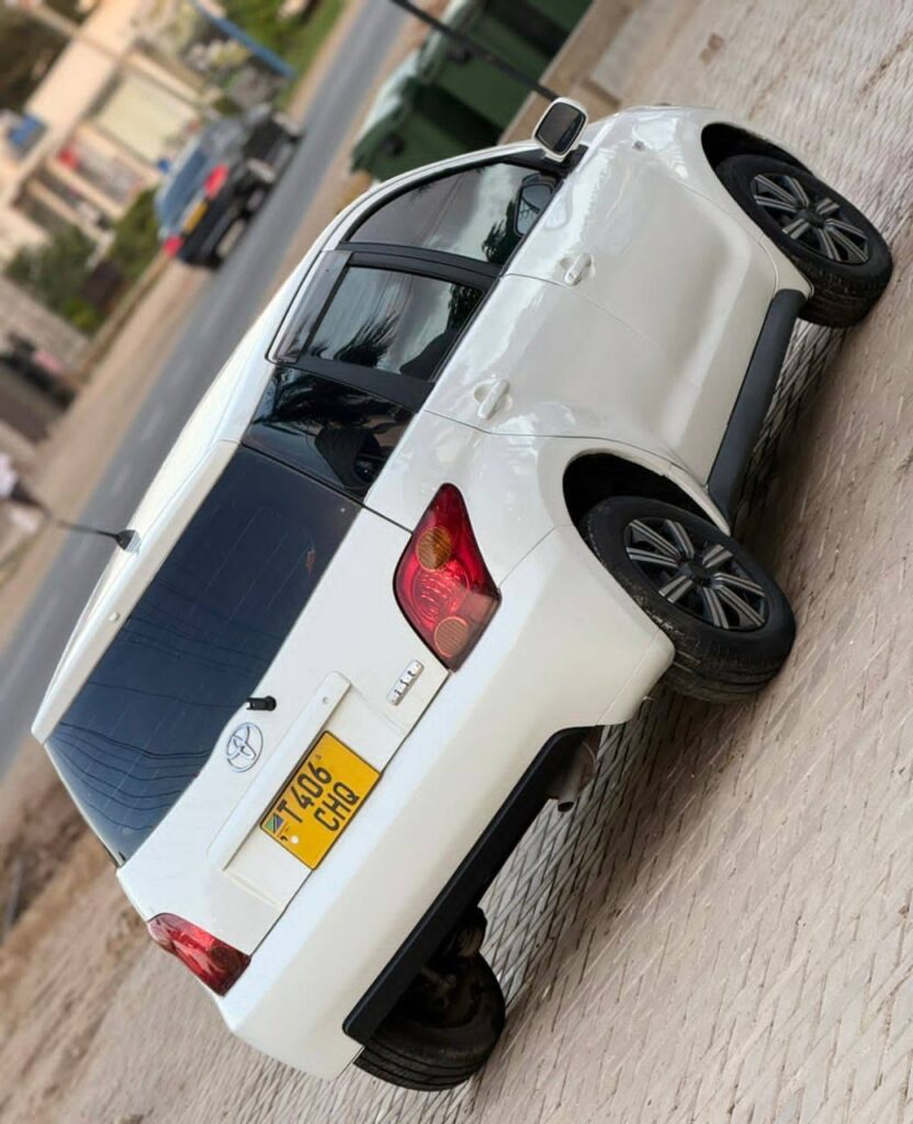 Price Toyota IST 2005 for Sale in Dar es Salaam