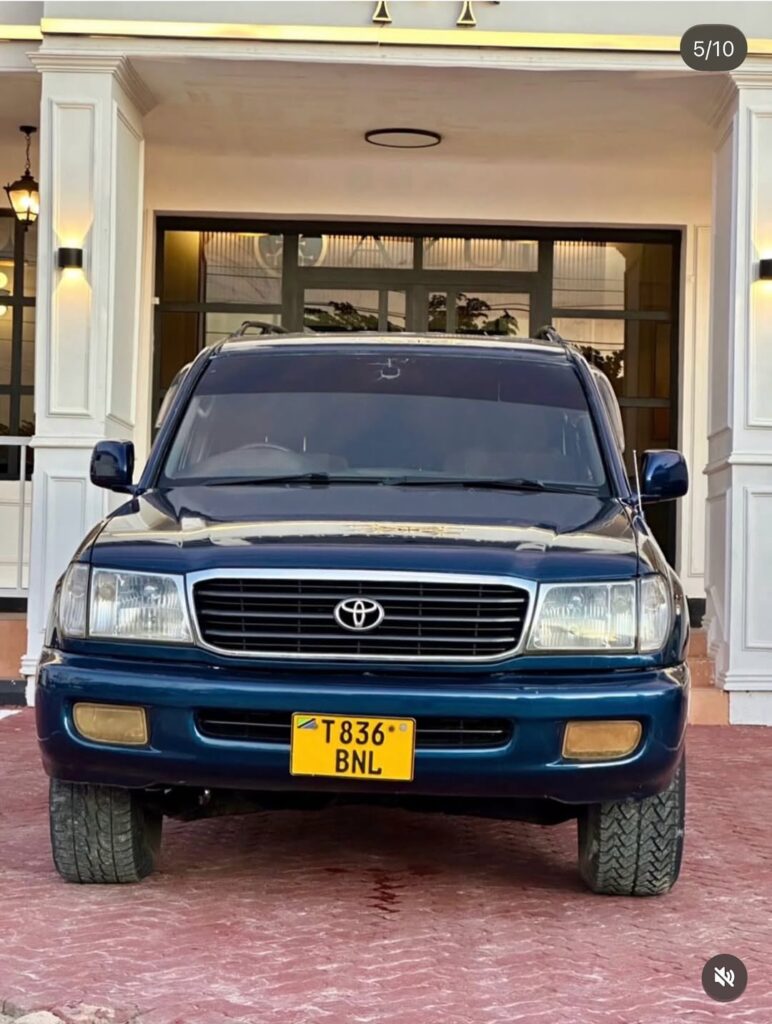 Price Toyota Land Cruiser V8 2002 for Sale in Dar es Salaam