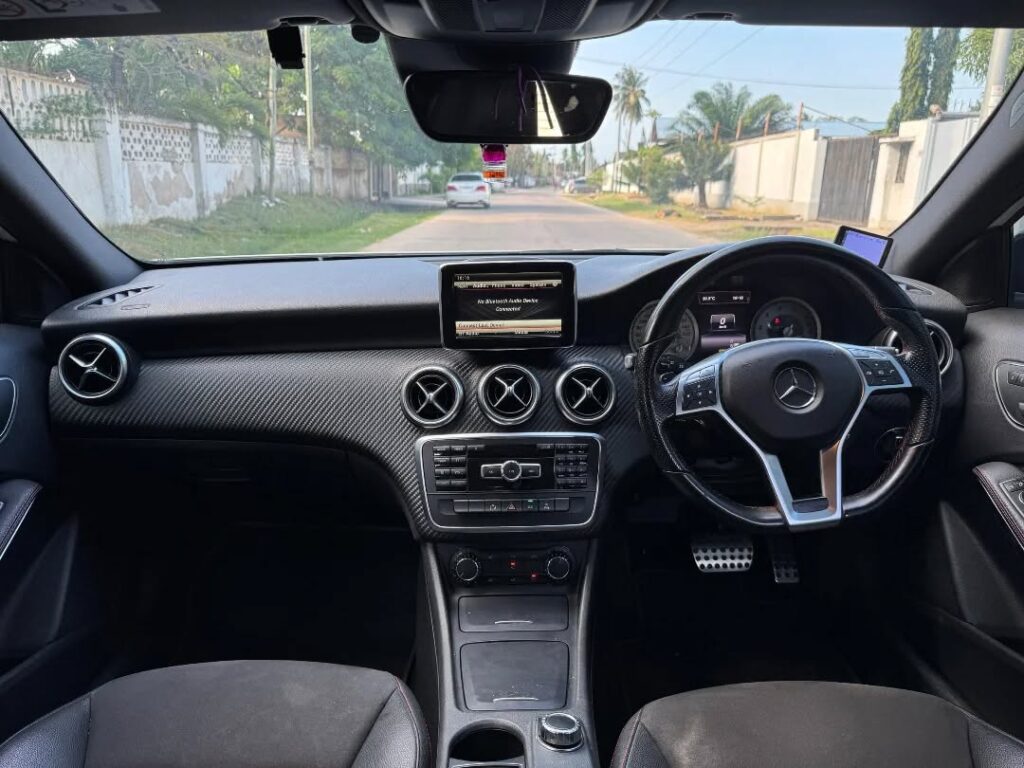 Benz A-Class bei poa sokoni Dar es Salaam Tanzania