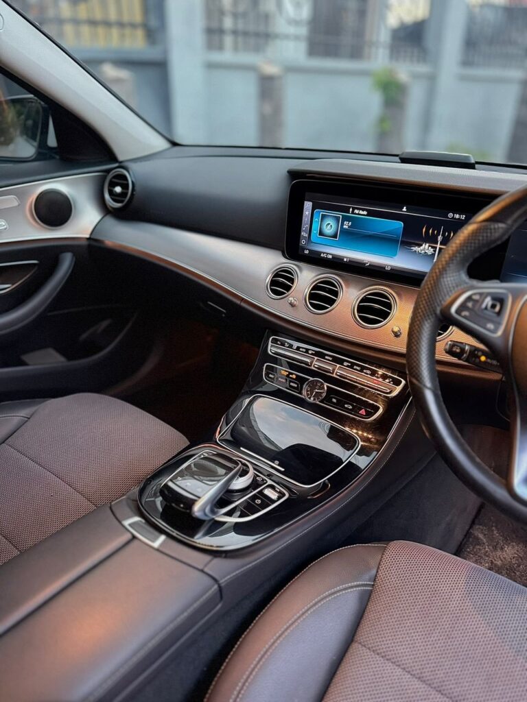 Magari Sokoni Benz E-Class ya Bei Poa 2017