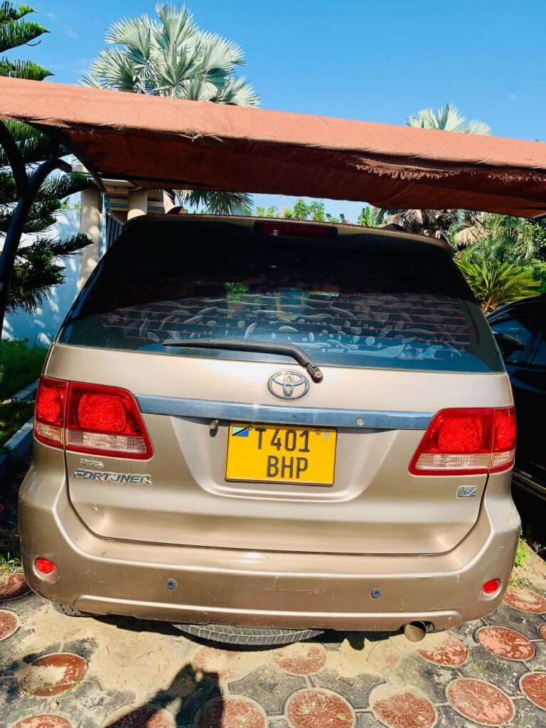 Magari Fortuner 2008 lipo Dar es Salaam