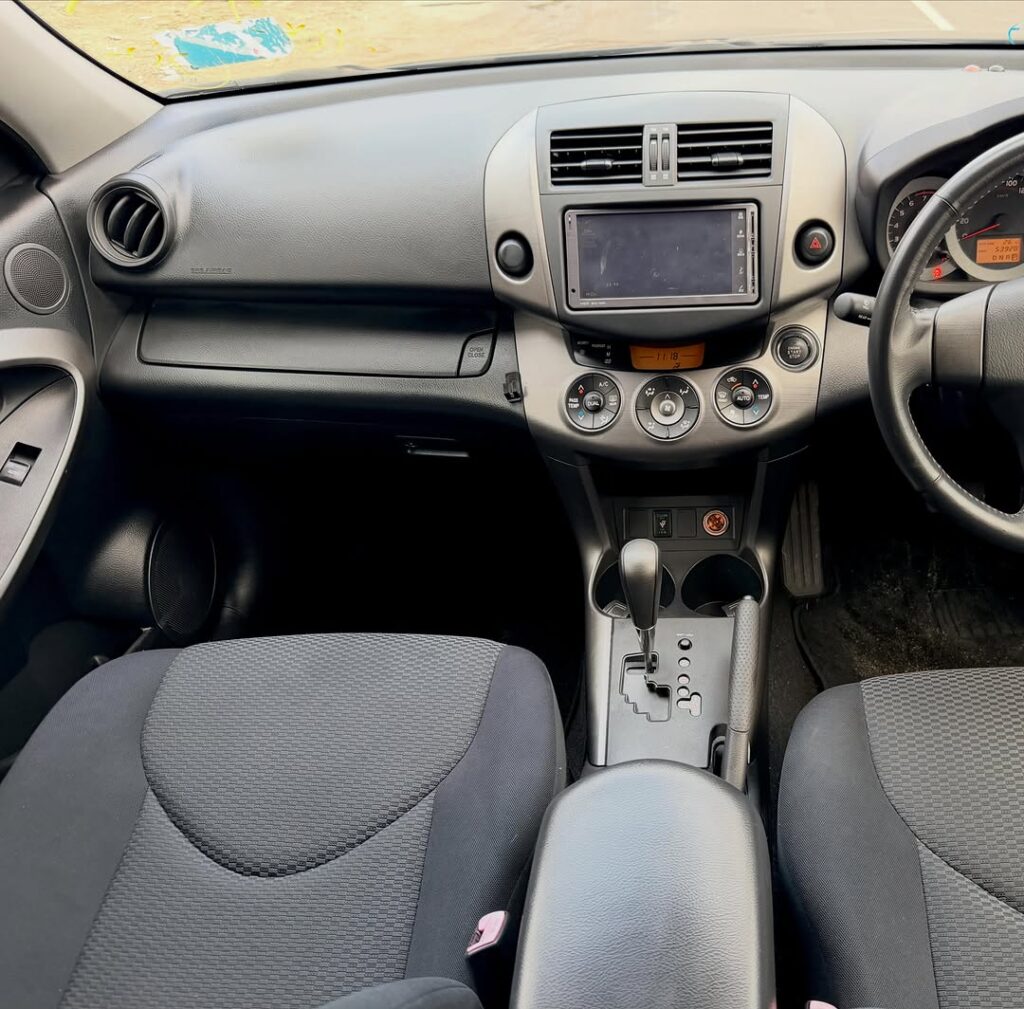 Bei ya Toyota Rav4 2009 Sokoni Dar es Salaam Tanzania