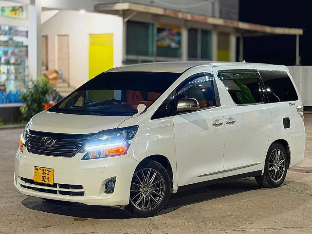 Magari Sokoni Toyota Vellfire ya Bei Poa 2010