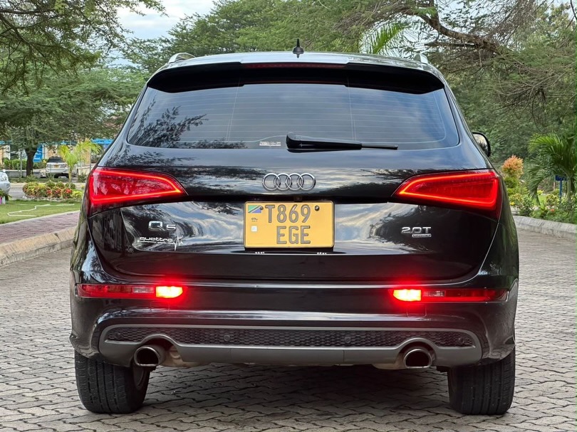 Audi Q5 2012 Inauzwa Dar es Salaam Tanzania