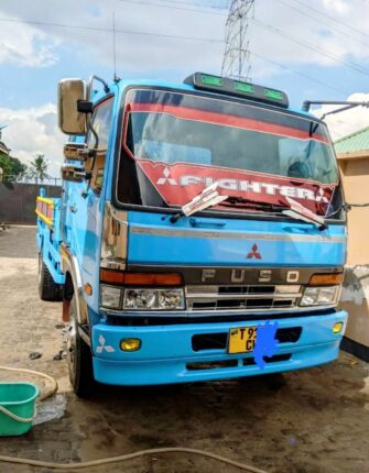 Bei Ya Mitsubishi Fuso 2000 Sokoni Singida Tanzania