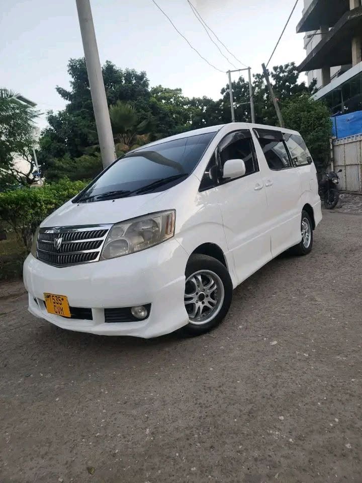 Magari Sokoni Toyota Alphard ya Bei Poa 2005