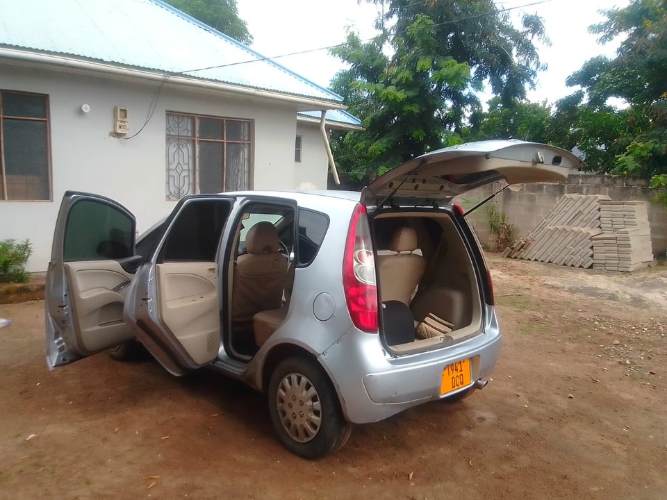 Used Mitsubishi Colt 2005 for Sale in Dar es Salaam