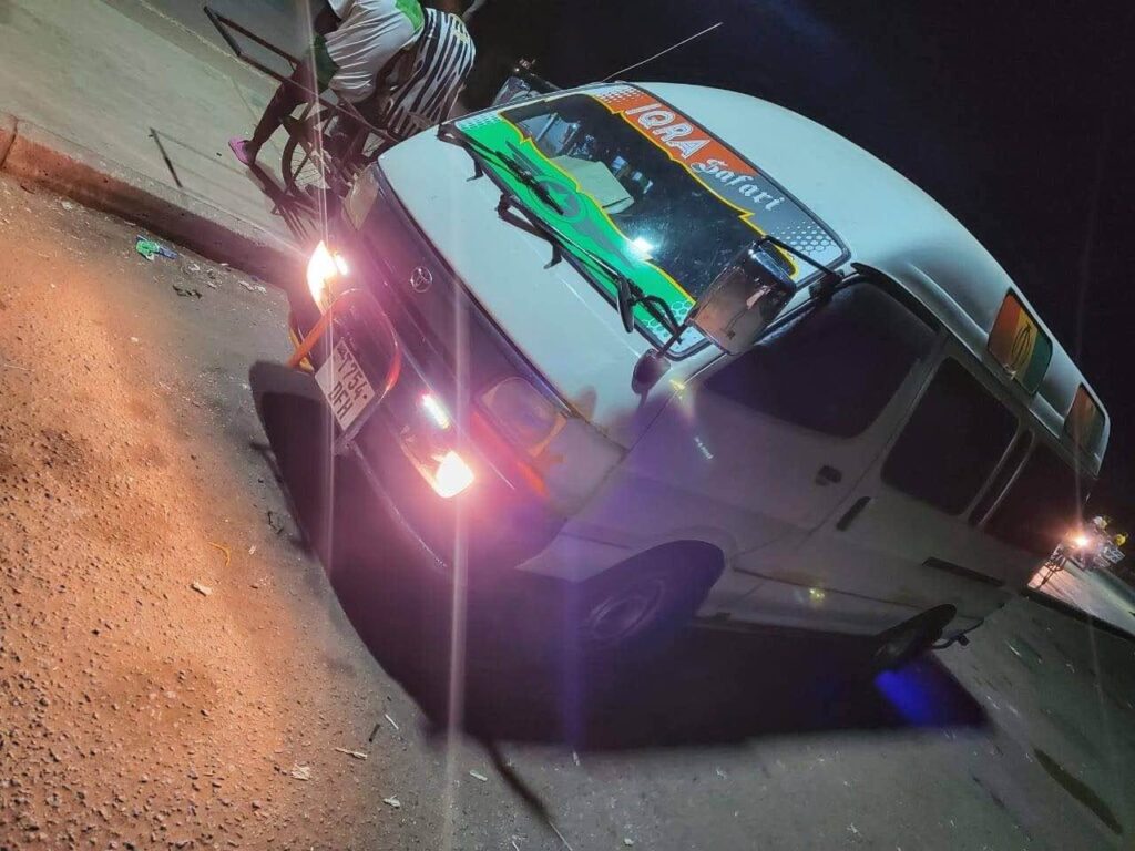 Toyota Hiace bei poa sokoni Dar es Salaam Tanzania