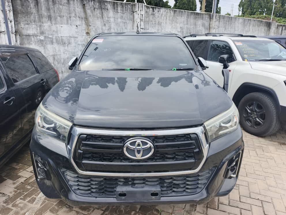 Magari Hilux 2017 lipo Dar es Salaam
