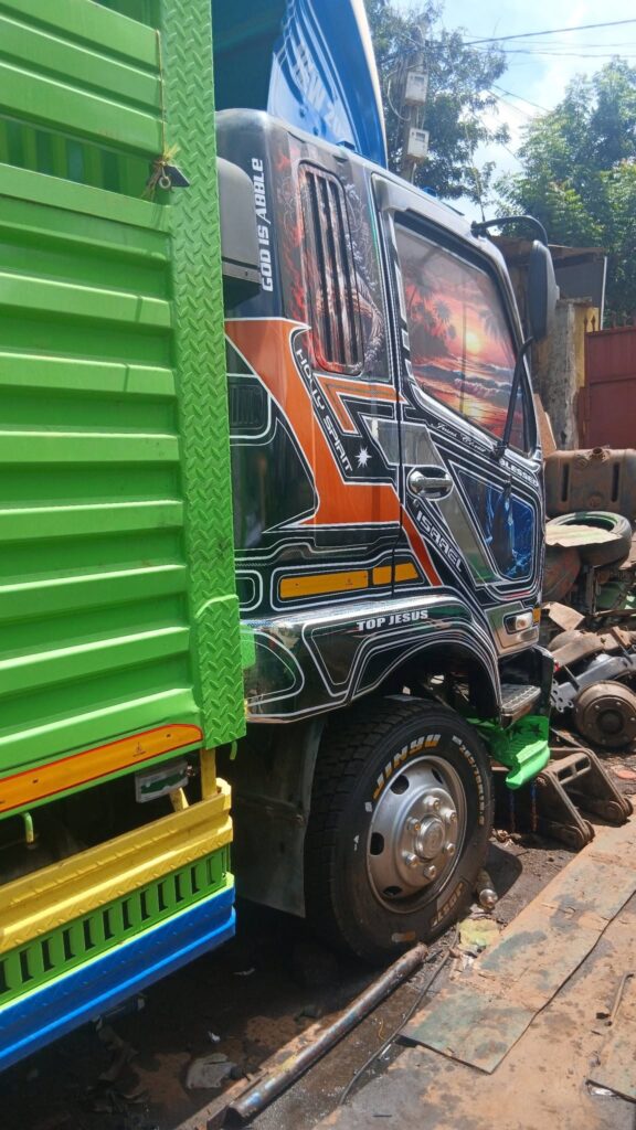 Price Of Mitsubishi Fuso 2005 for Sale in Tanzania