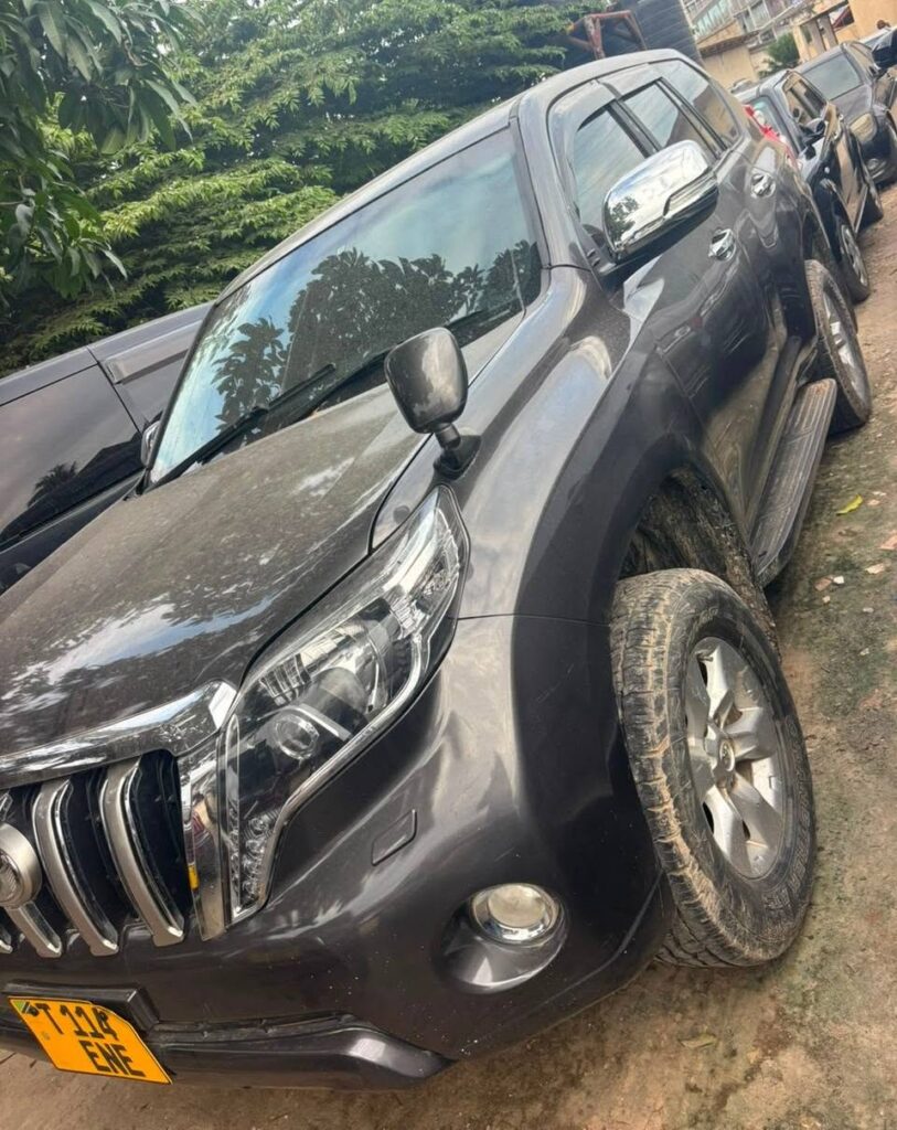 Toyota Land Cruiser Prado bei poa sokoni Dar es Salaam Tanzania