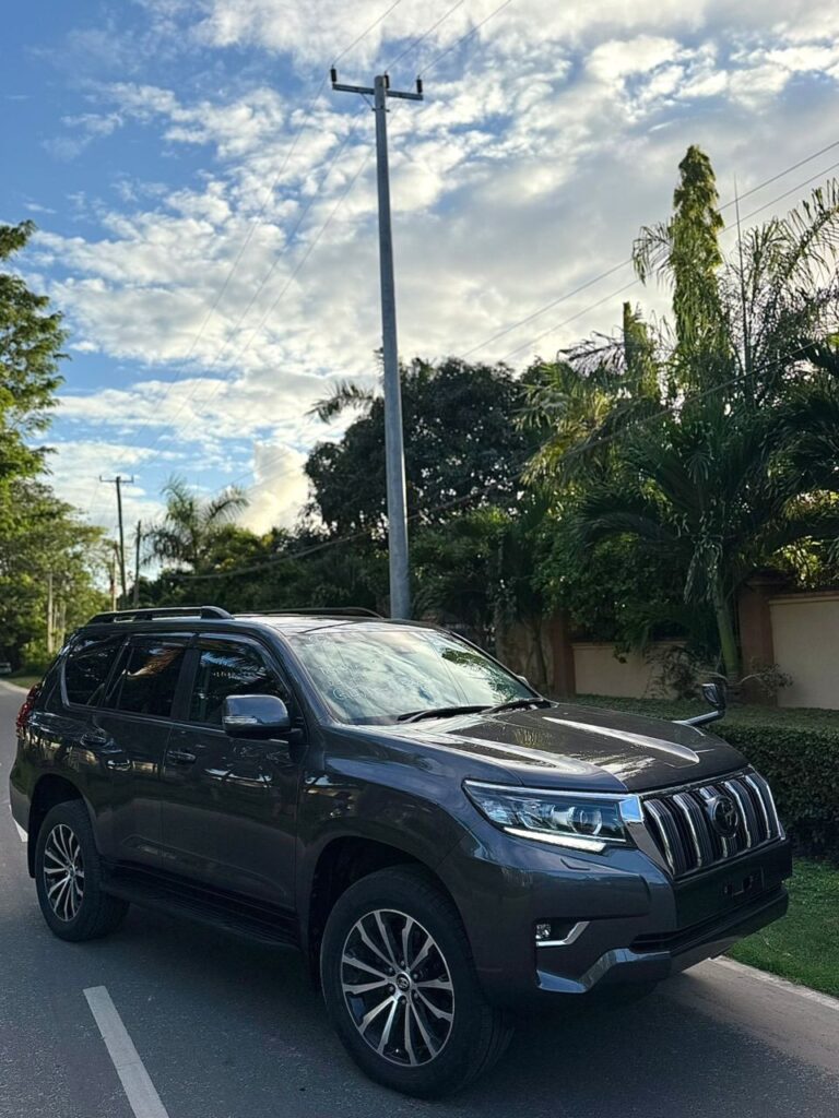 Toyota Land Cruiser Prado bei poa sokoni Dar es Salaam Tanzania