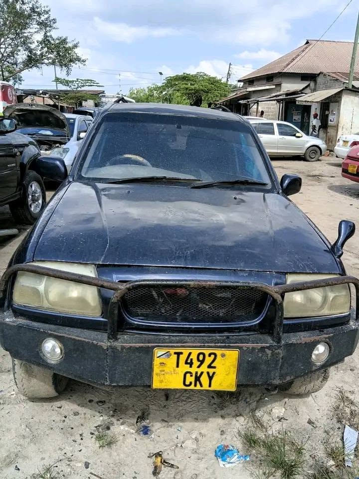 Price Suzuki Escudo 2002 for Sale in Dar es Salaam