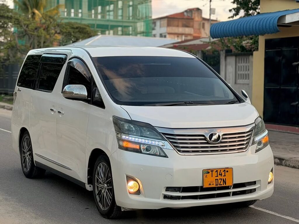 Toyota Vellfire 2009 Inauzwa Dar es Salaam Tanzania