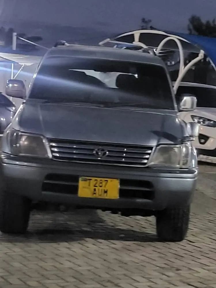 Magari Sokoni Toyota Land Cruiser Prado ya Bei Poa 1998