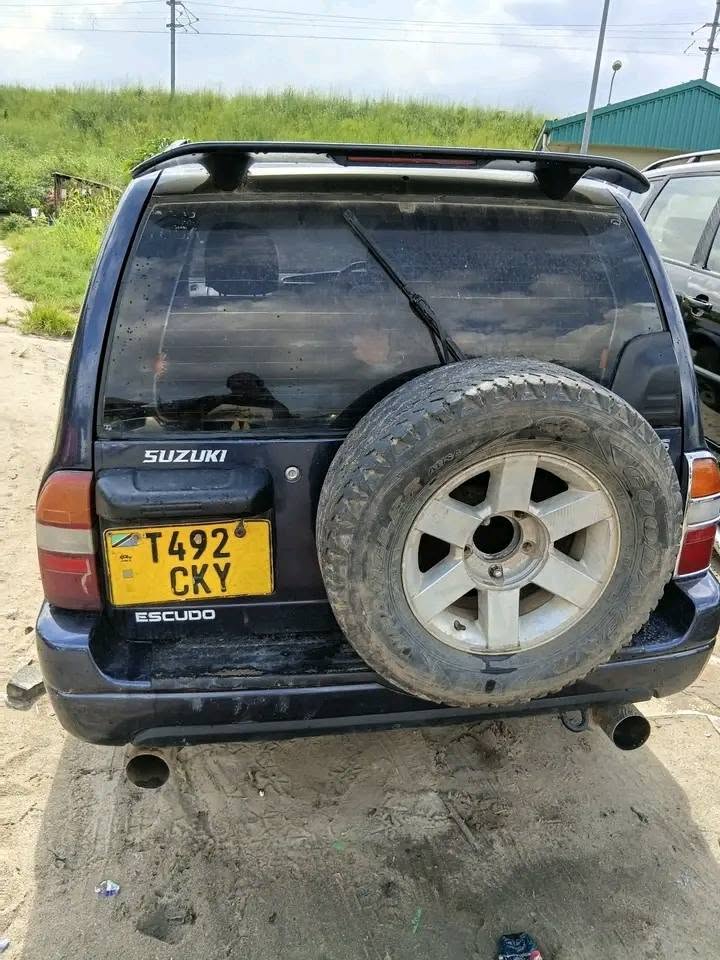 Suzuki Escudo 2002 for Sale in Dar es Salaam