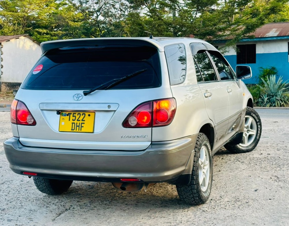 Buy Toyota Harrier 2000 for Sale in Mwanza