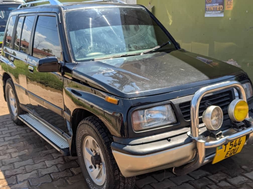 Suzuki Escudo bei poa sokoni Dar es Salaam Tanzania