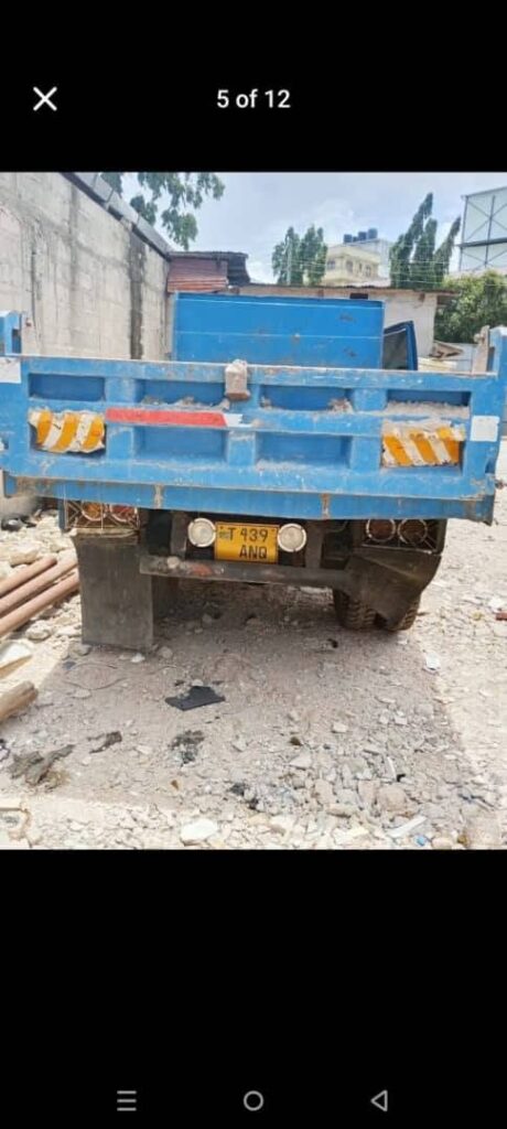 Magari Used Mitsubishi Canter 2000 Dar es Salaam Tanzania