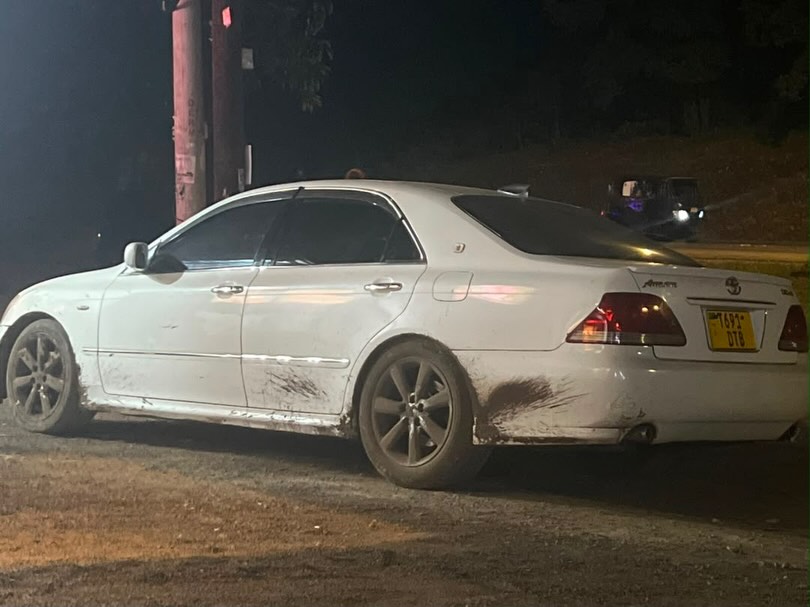 Magari Sokoni Toyota Crown ya Bei Poa 2005
