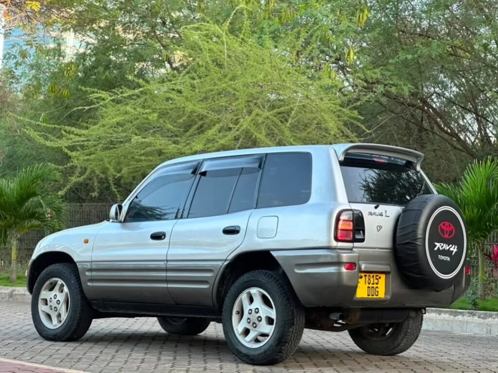 Toyota Rav4 1998 Inauzwa Dar es Salaam Tanzania