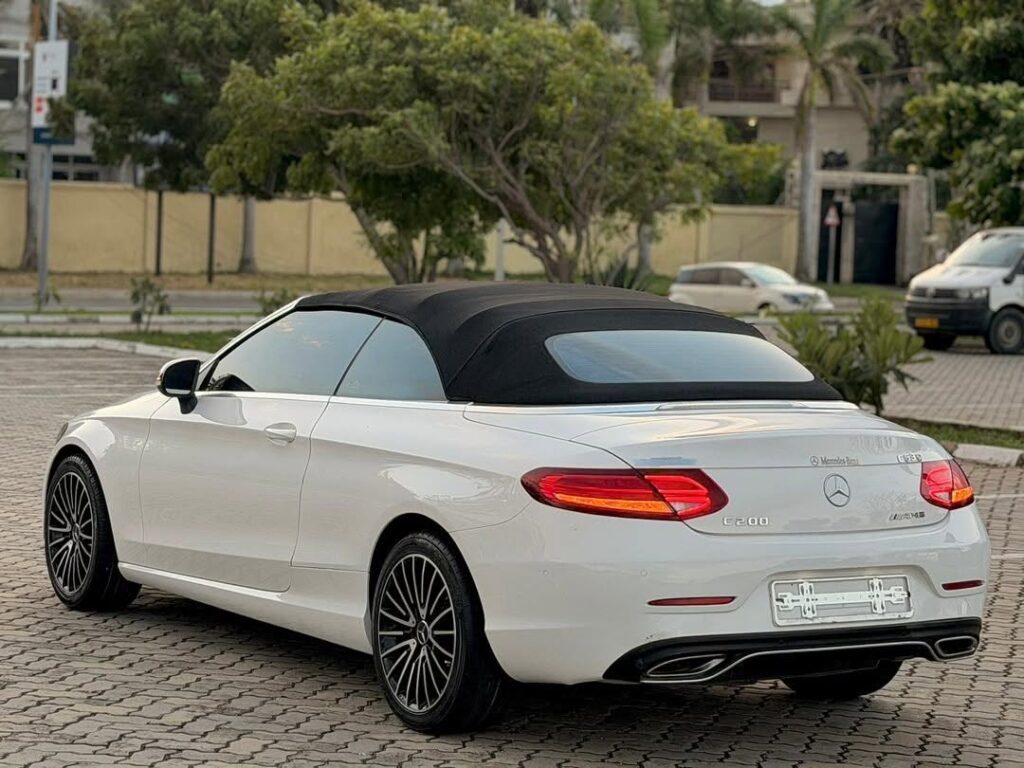 Benz C-Class bei poa sokoni Mbeya Tanzania