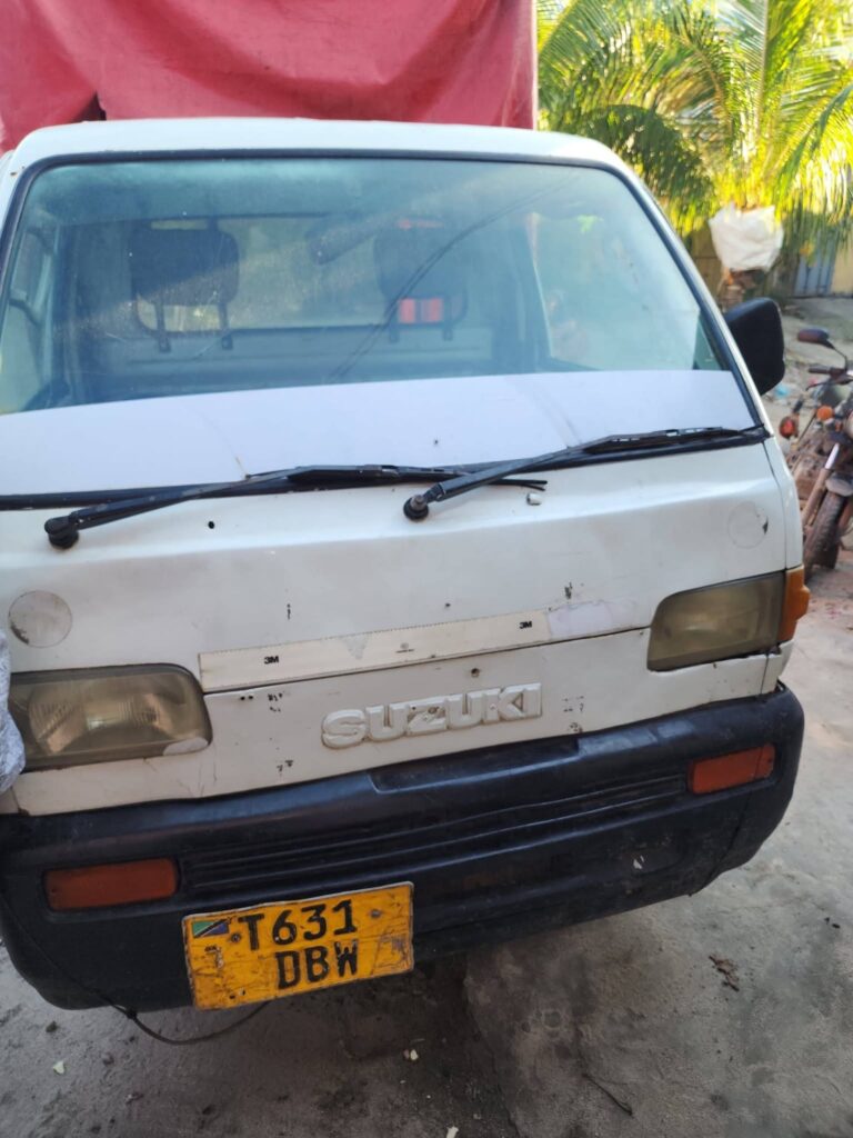 Magari Sokoni Suzuki Carry ya Bei Poa 2000