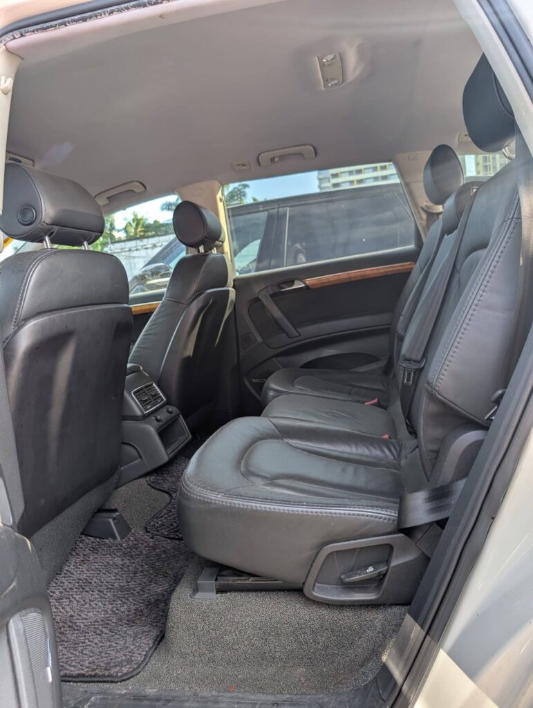 Magari Q7 2008 lipo Dar es Salaam