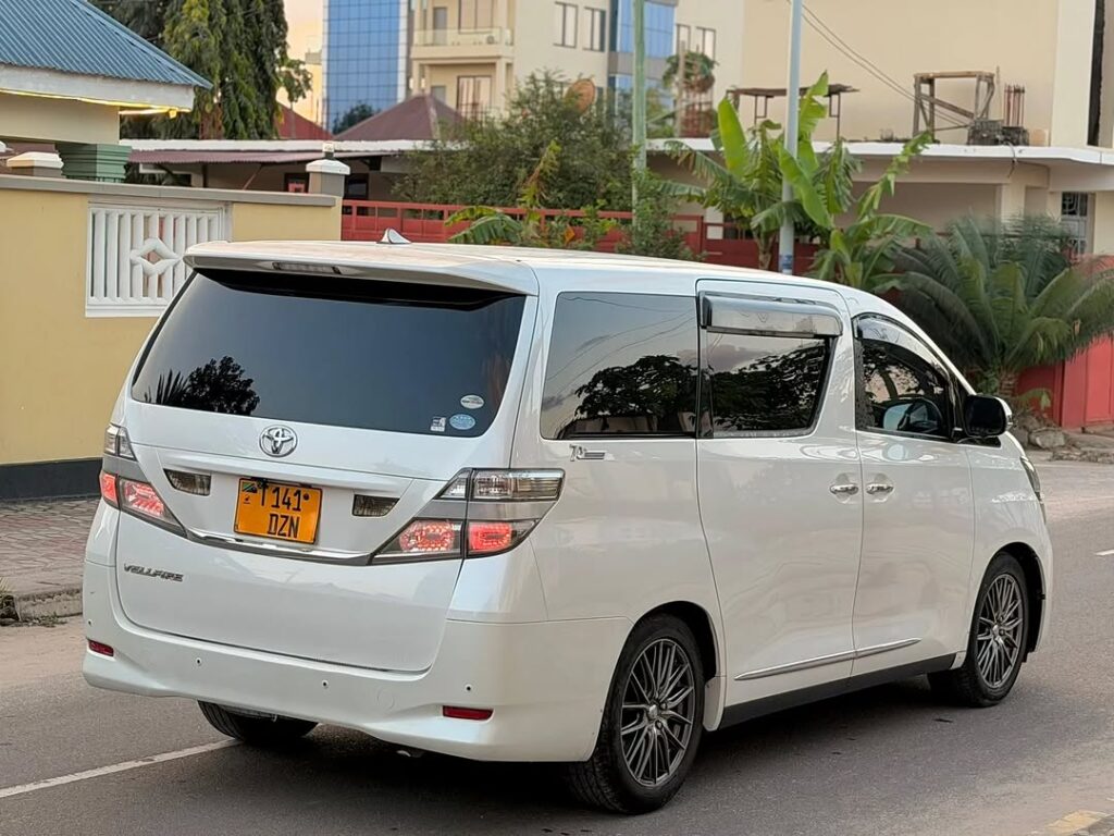 Magari Sokoni Toyota Vellfire ya Bei Poa 2009