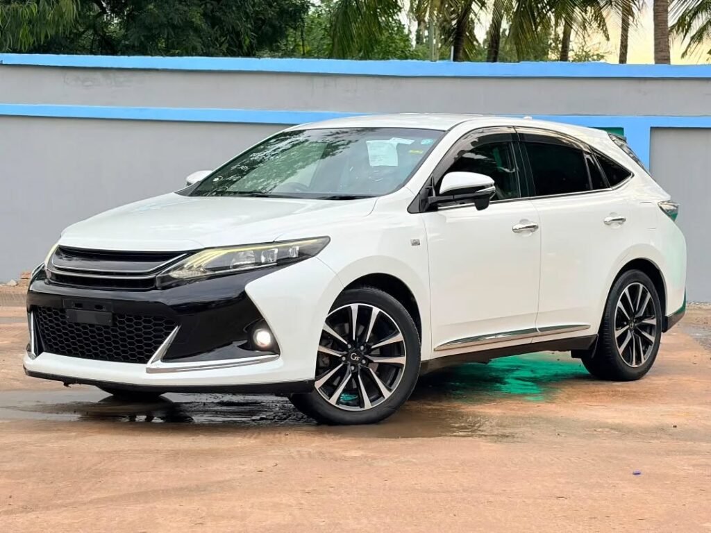 Magari Harrier 2016 lipo Dar es Salaam