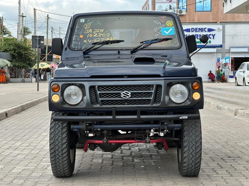 Magari Jimny 1995 lipo Dar es Salaam