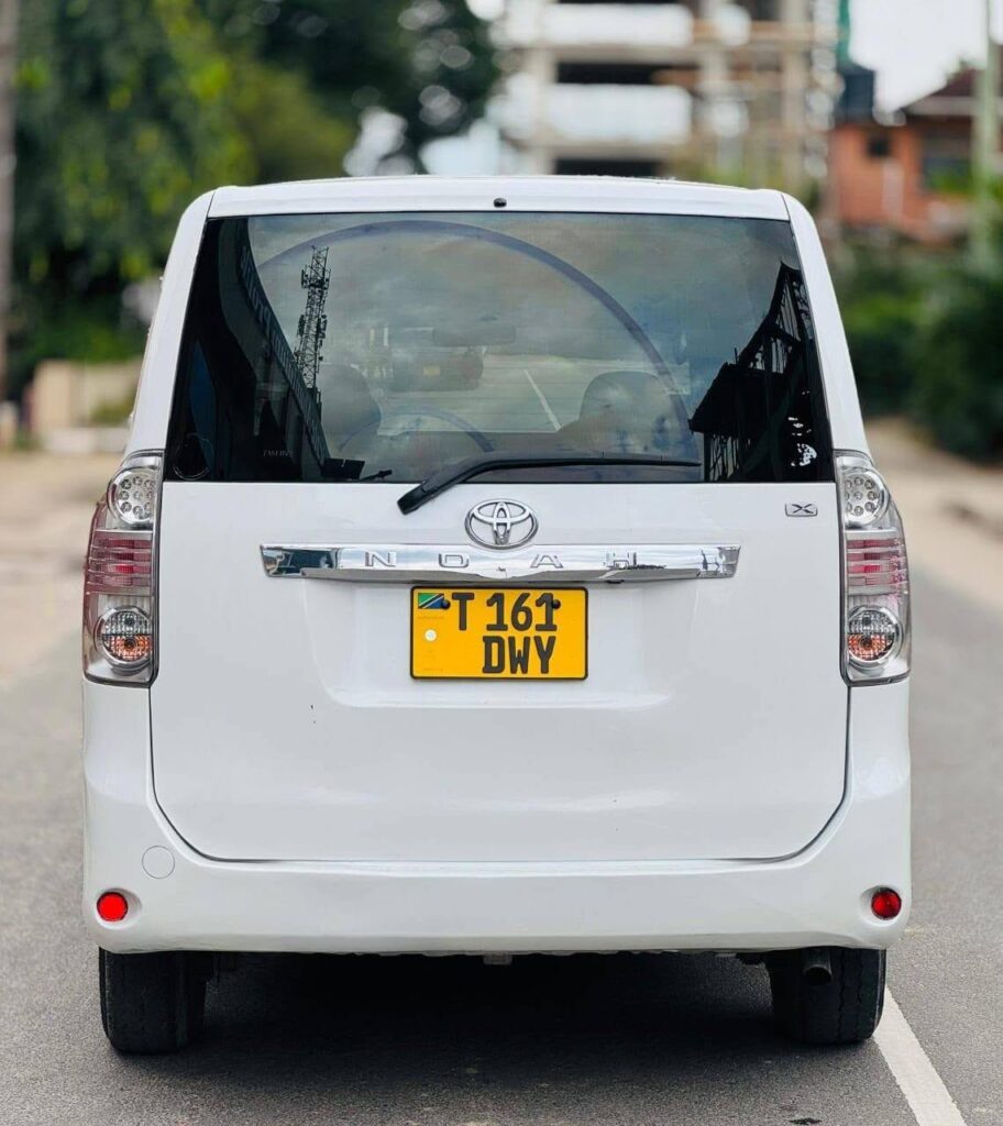 Magari Used Toyota Noah 2008 Dar es Salaam Tanzania