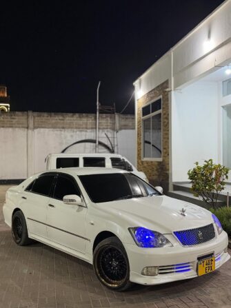 Bei Ya Toyota Crown 2006 Sokoni Dar es Salaam Tanzania