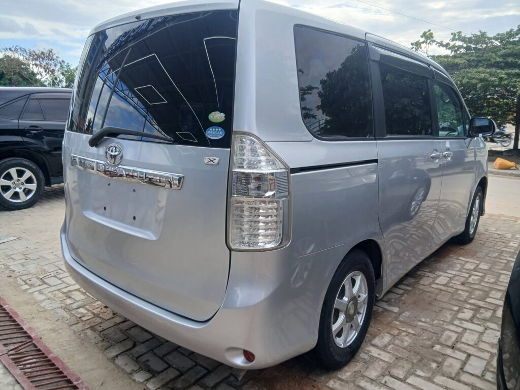 Price Of Toyota Noah 2010 for Sale in Tanzania