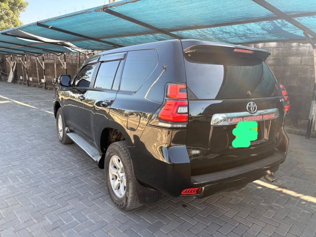 Used Toyota Land Cruiser Prado 2012 for Sale in Dar es Salaam