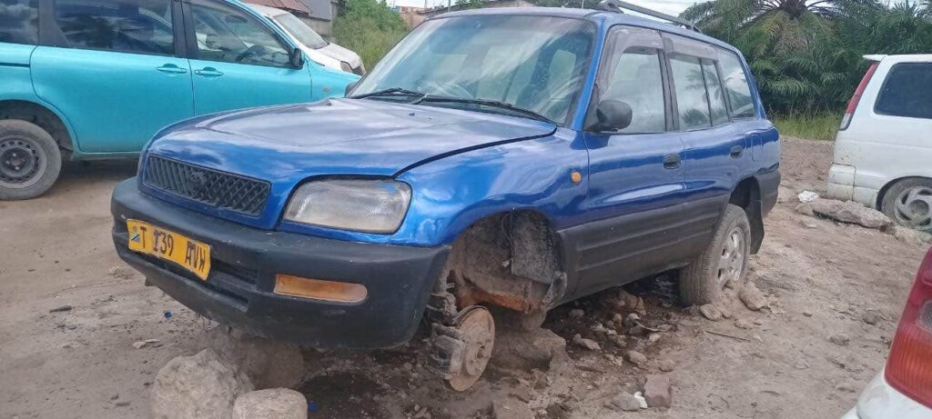 Toyota Rav4 1998 for Sale in Dar es Salaam