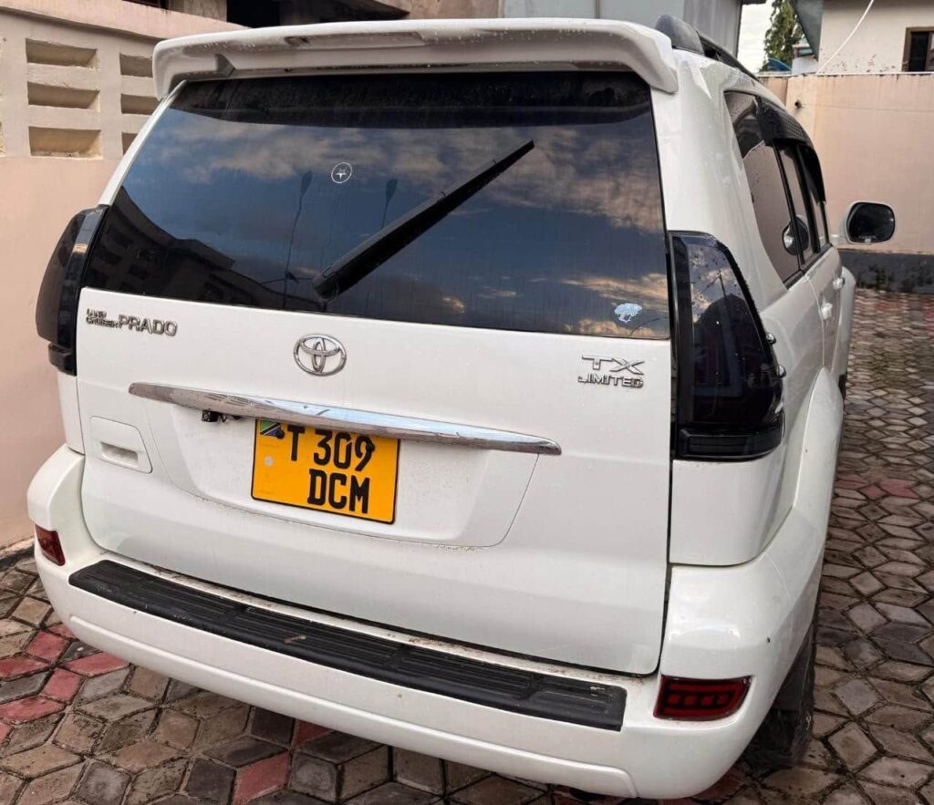 Buy Toyota Land Cruiser Prado 2005 for Sale in Dar es Salaam