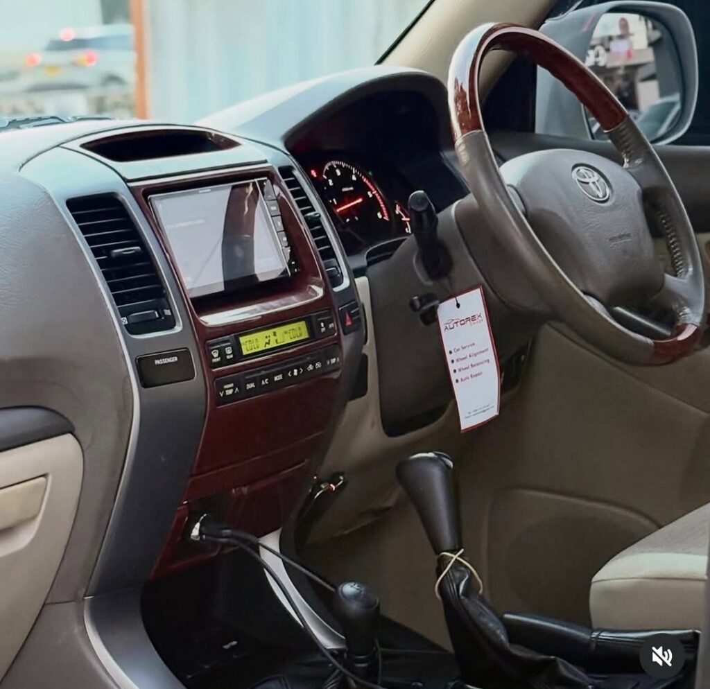Toyota Land Cruiser Prado bei poa sokoni Dar es Salaam Tanzania