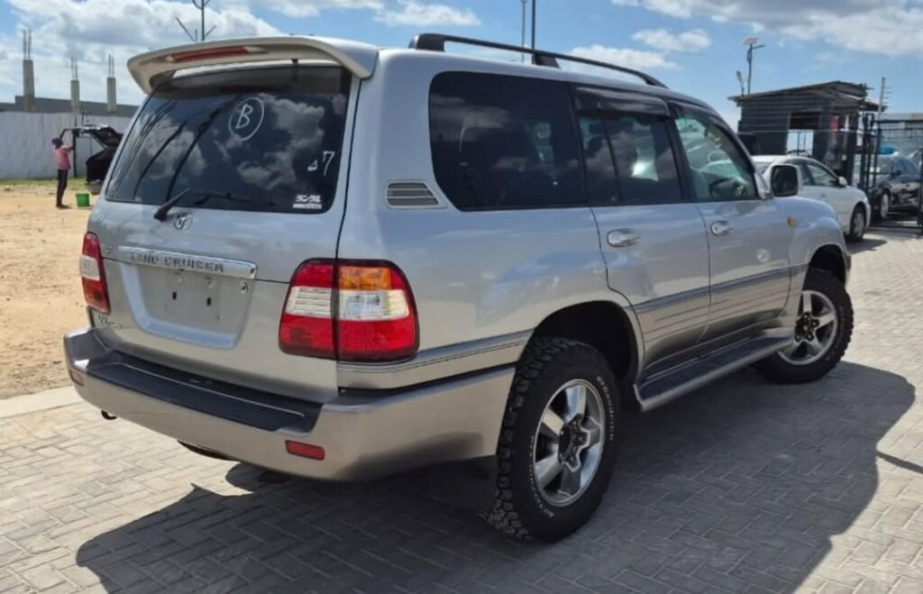 Price Of Toyota Land Cruiser V8 2005 for Sale in Tanzania