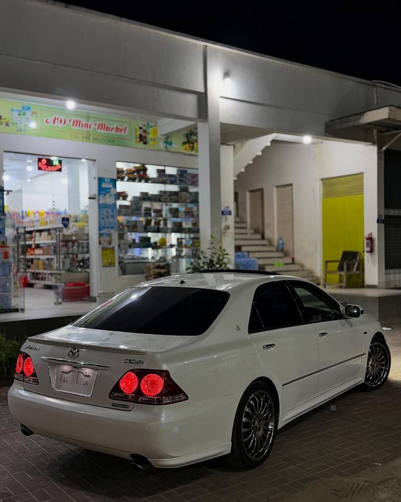 Magari Used Toyota Crown 2006 Dar es Salaam Tanzania