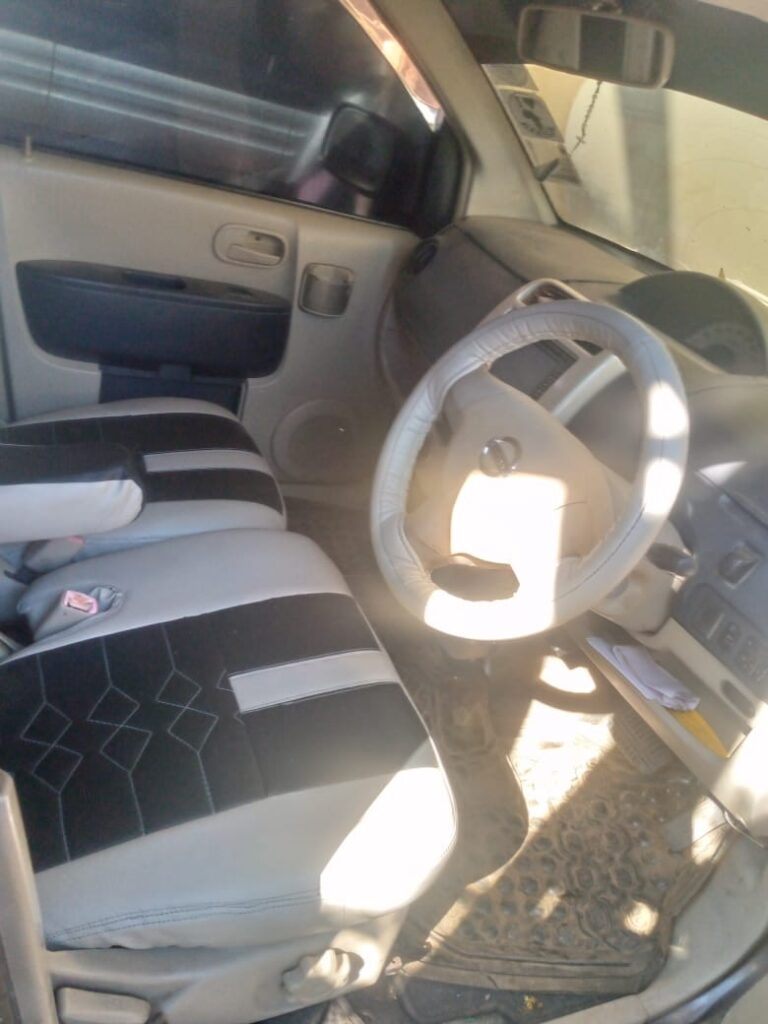 Nissan Otti bei poa sokoni Dar es Salaam Tanzania