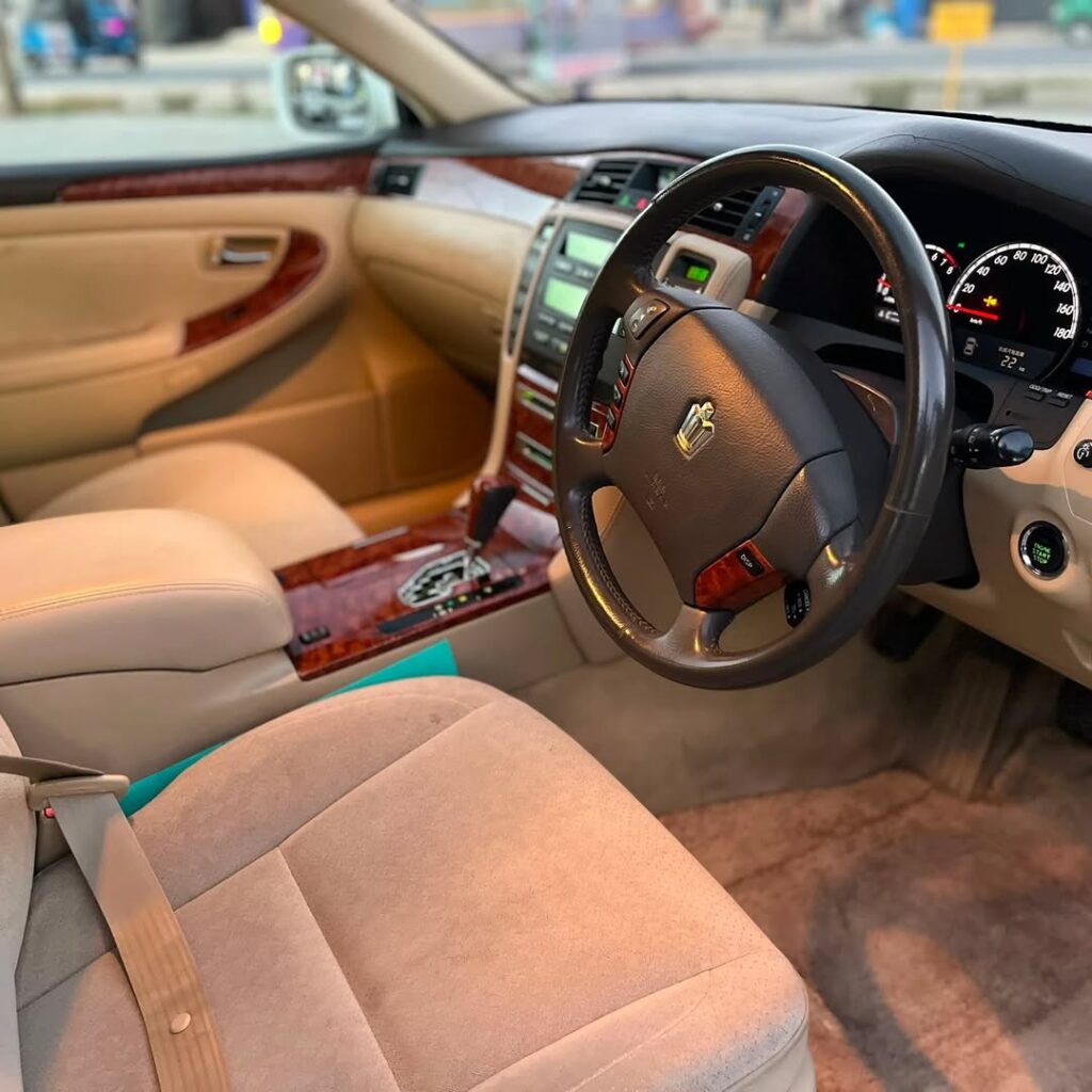 Used Toyota Crown 2008 for Sale in Dar es Salaam