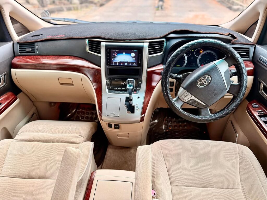 Toyota Vellfire 2009 for Sale in Mwanza