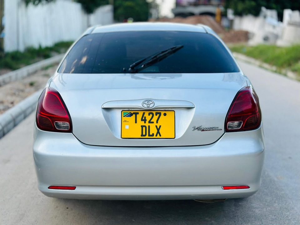 Toyota Verosa bei poa sokoni Dar es Salaam Tanzania
