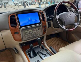 Bei Ya Toyota Land Cruiser V8 2005 Sokoni Dar es Salaam Tanzania