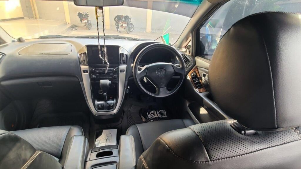 Price Toyota Harrier 2000 for Sale in Dar es Salaam