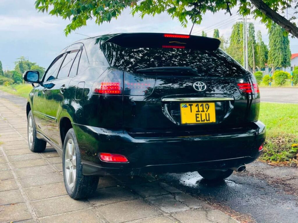 Toyota Harrier bei poa sokoni Dar es Salaam Tanzania