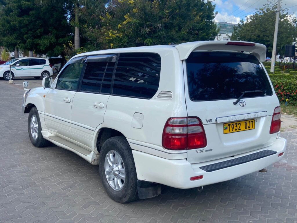 Toyota Land Cruiser V8 2003 for Sale in Dar es Salaam