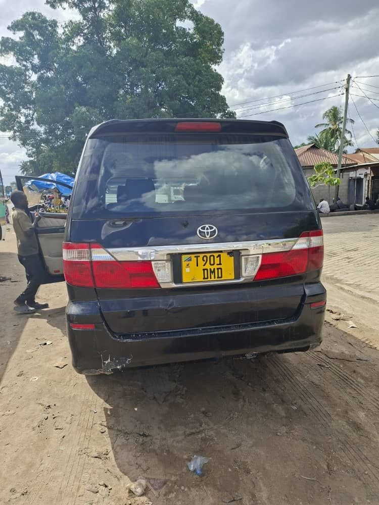Price Toyota Alphard 2004 for Sale in Dar es Salaam