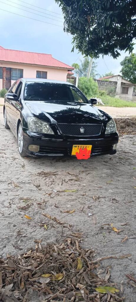 Buy Toyota Crown 2006 for Sale in Dar es Salaam